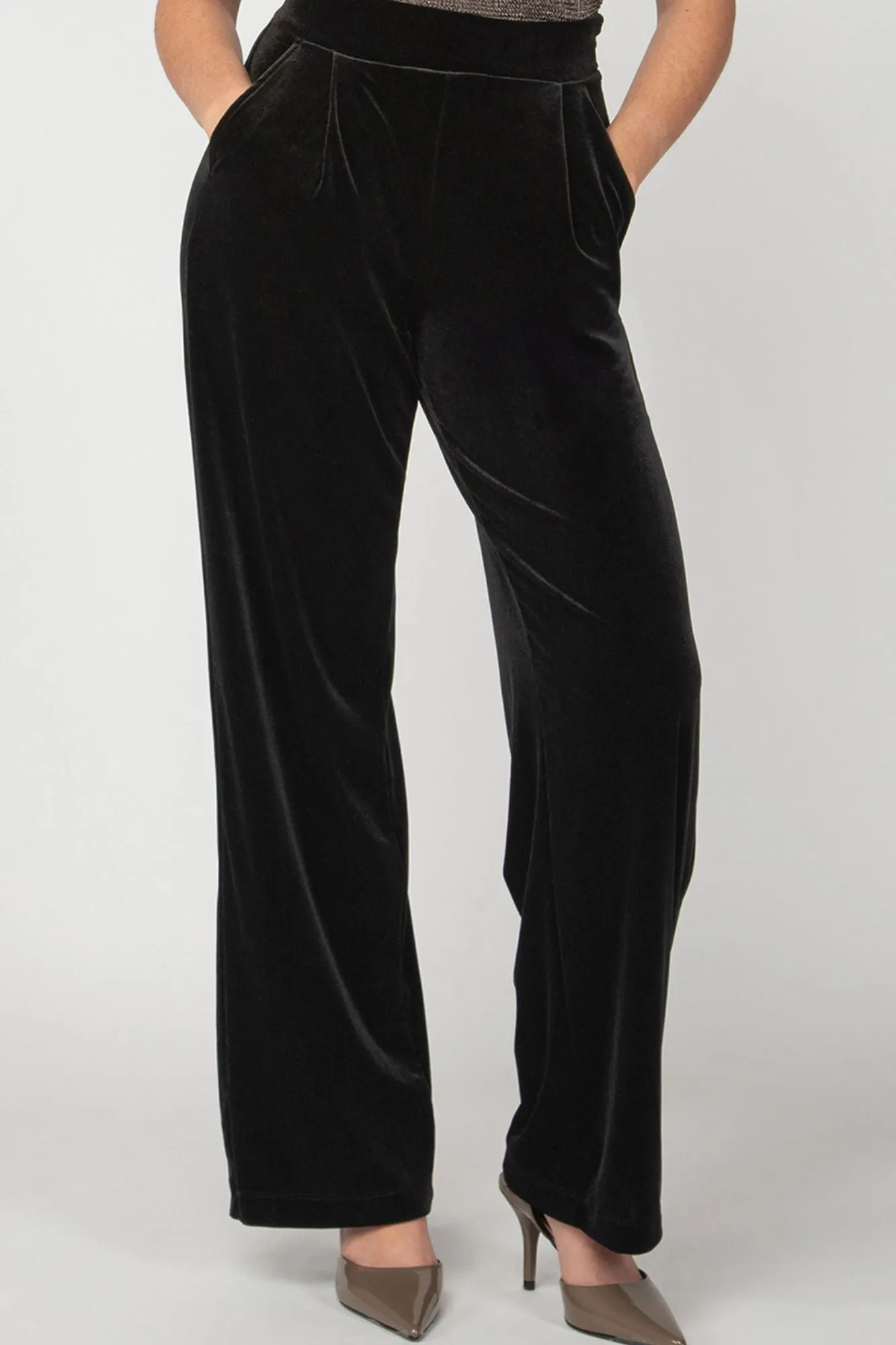 Alanna Wide Leg Velour Pant
