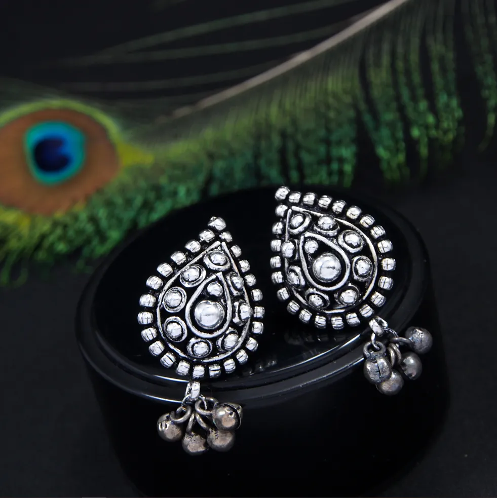 Antique Silver Plated Teardrop Artwork Hanging Beads Earring