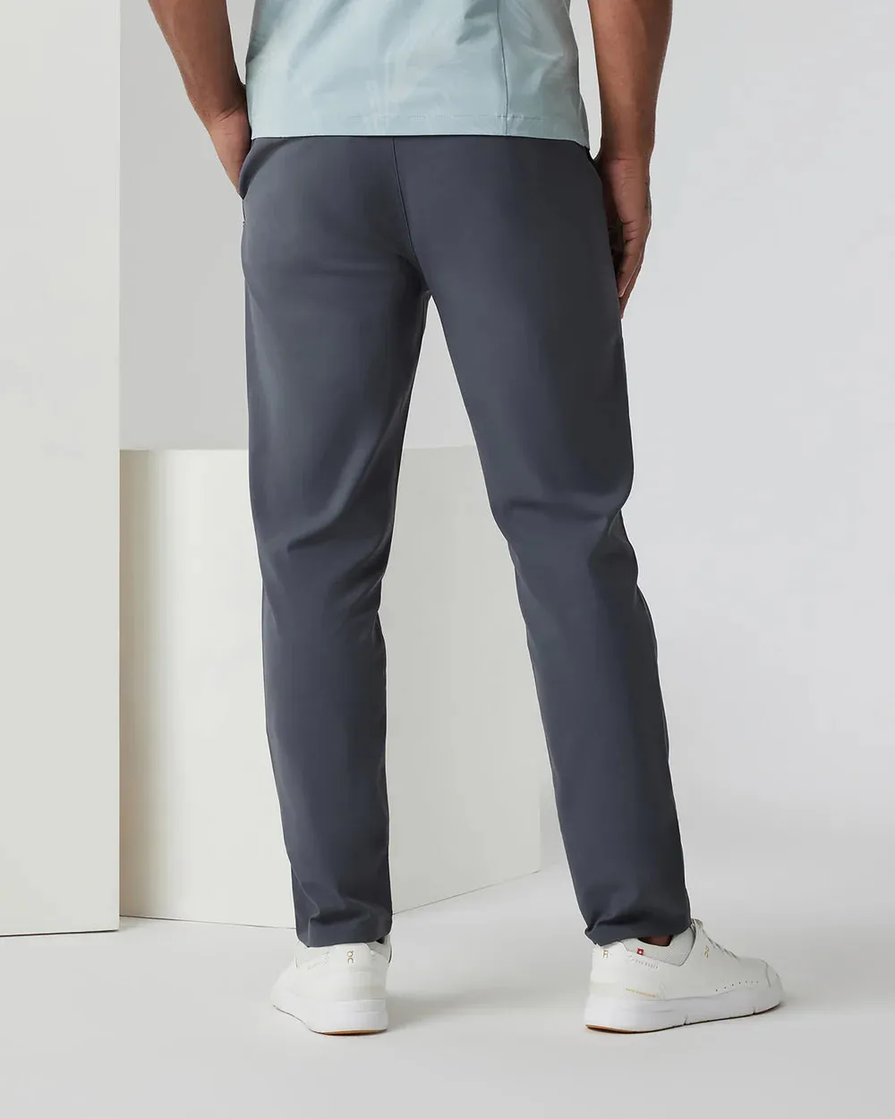 V427 Cascade Tech Chino Pant